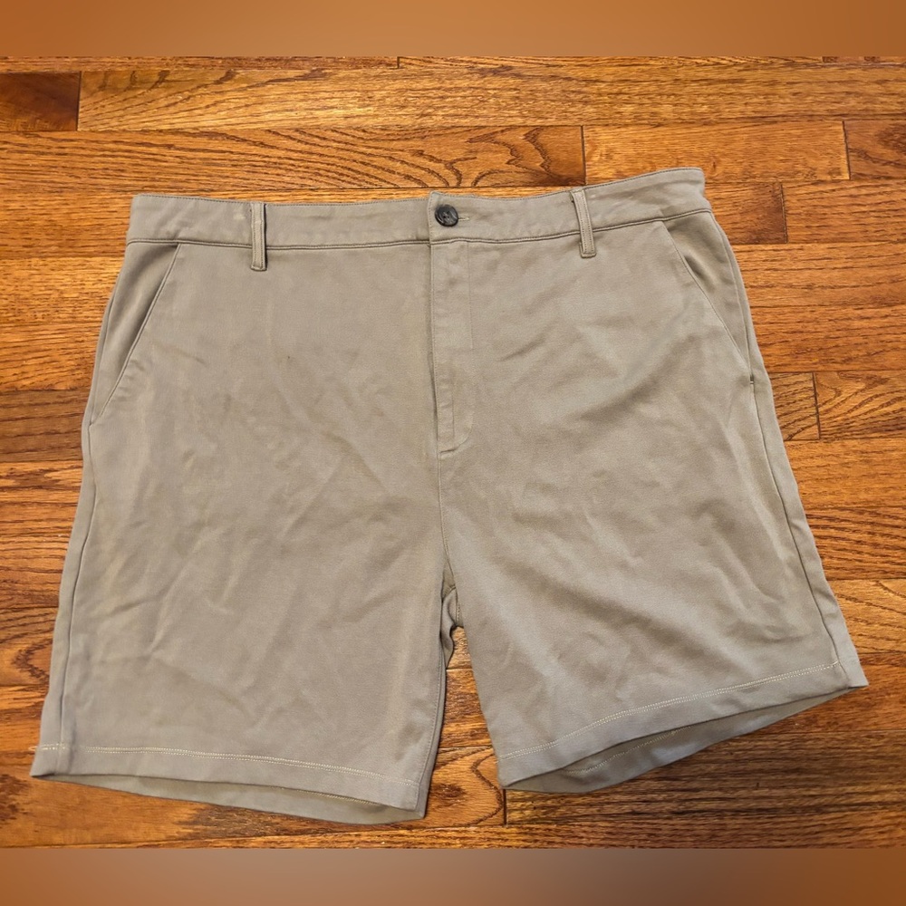 True Classic Khaki Tan Flat Front Casual Stretch Men’s Shorts Size 38
